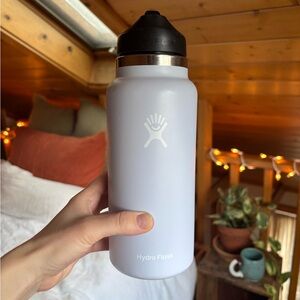 Hydro Flask Light Purple 32oz Water Bottle